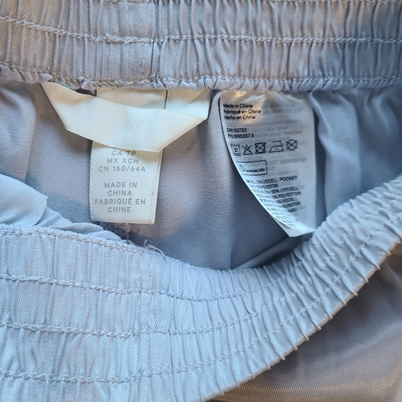 high waist short in gray - Picture 3 of 3